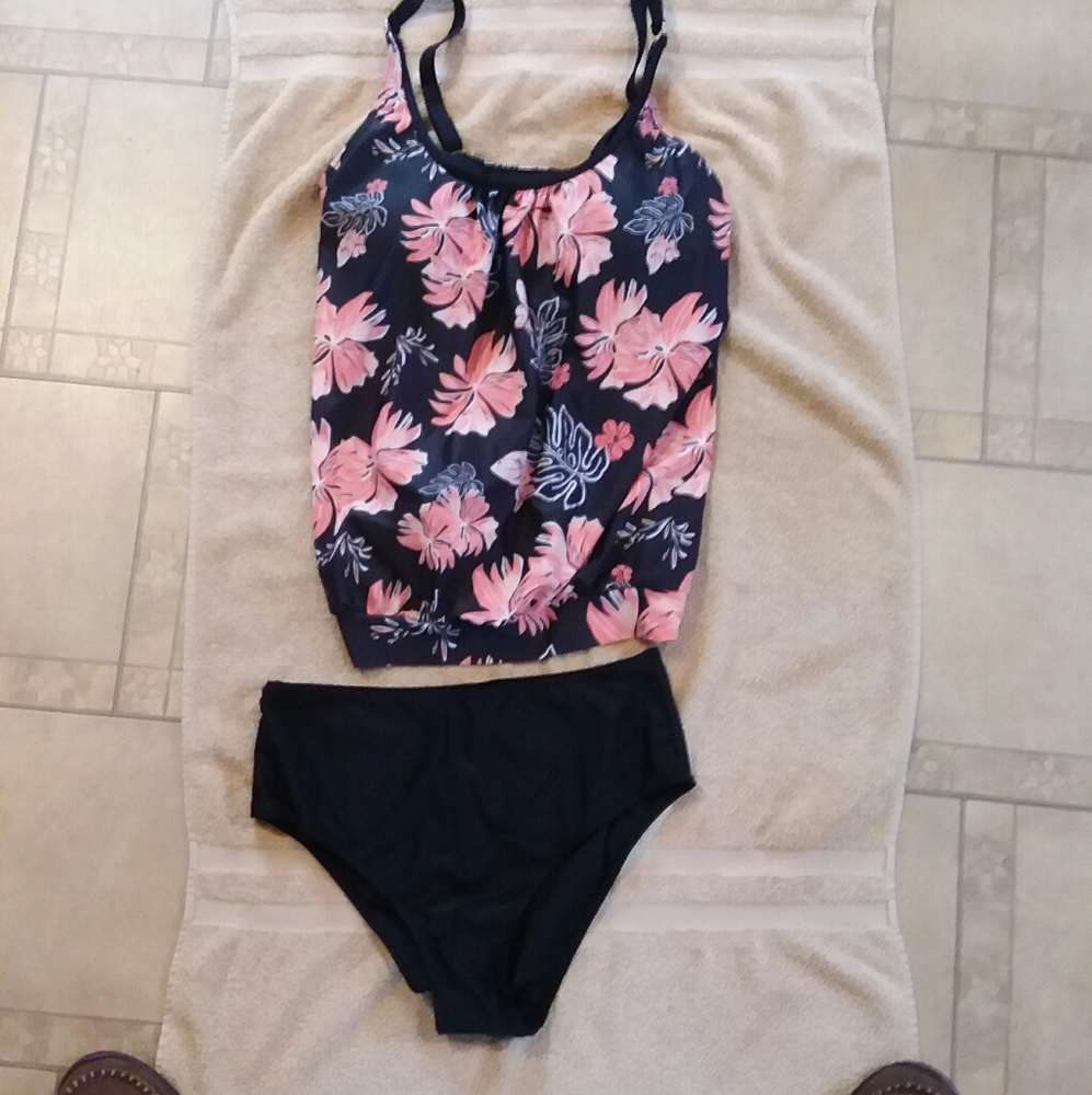 Womens Black and Coral Floral 2 piece swimsuit L
